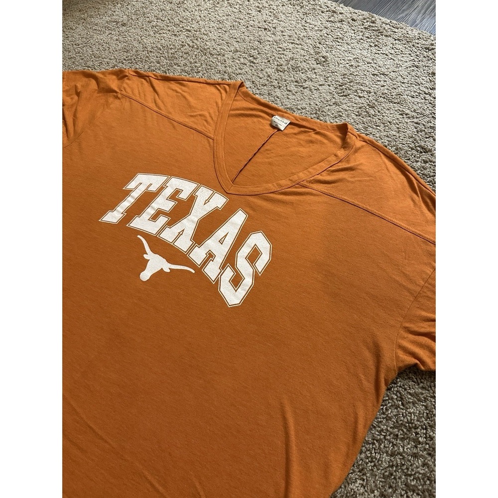 Women's NCAA Texas Longhorns Short Sleeve V Neck Shirt - 3XL